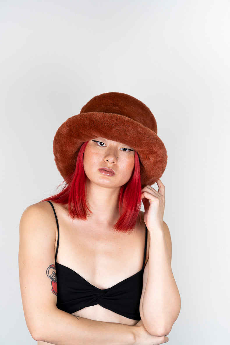 CARAMEL BUCKET HAT