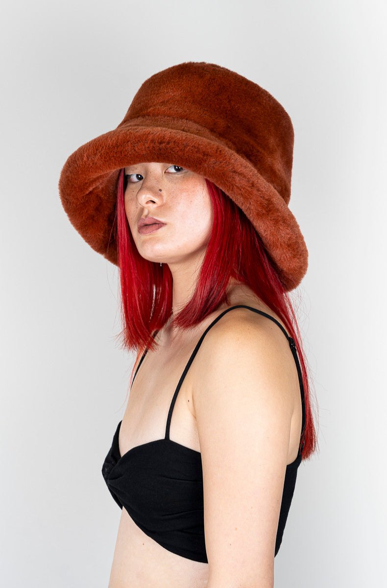 CARAMEL BUCKET HAT